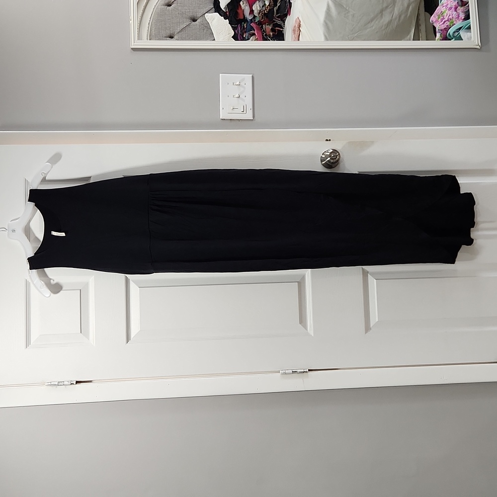 Black fitted maxi dress